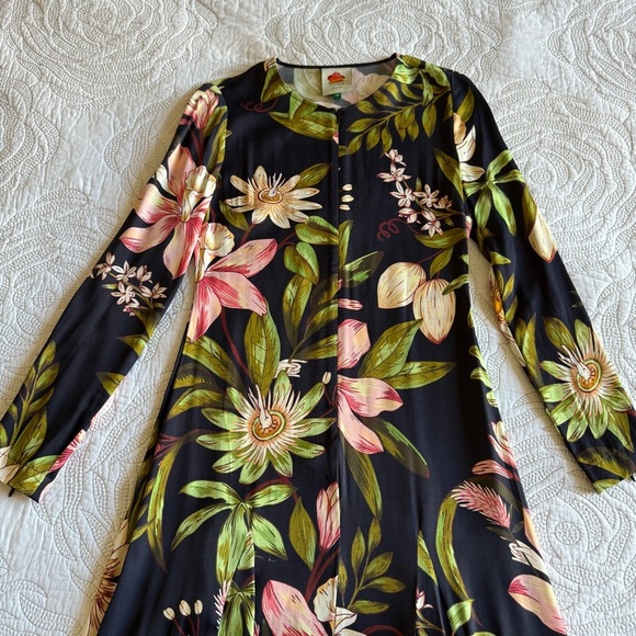 Farm Rio - Surreal Flowers Long-Sleeve Midi-Dress - Picture 4 of 16